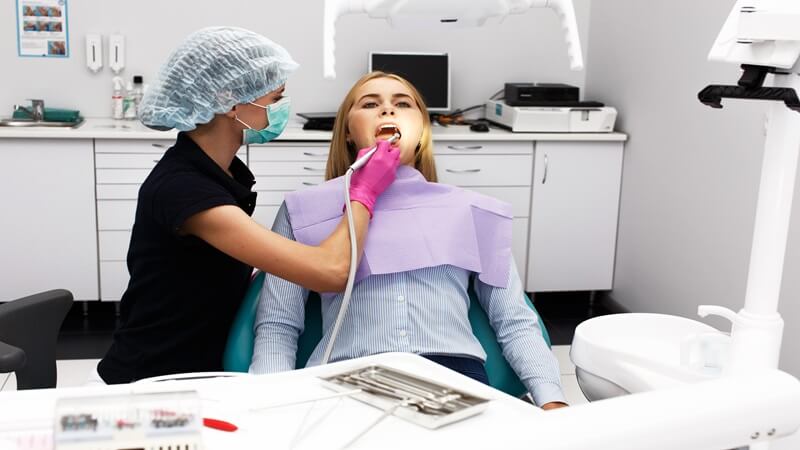 Strategies for a Stress-Free First Dental Visit in 2024