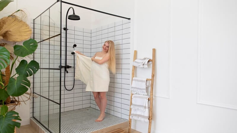 The Benefits of Easy Access Showers for Modern Homeowners